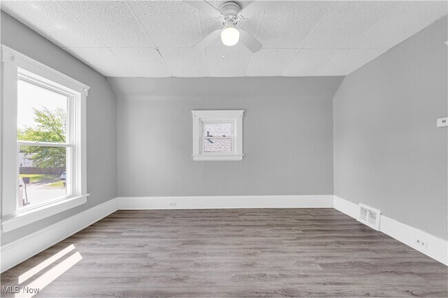 Building Photo - 13437 Kirton Ave