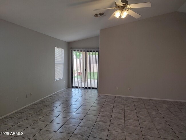 Building Photo - 3220 E Hononegh Dr