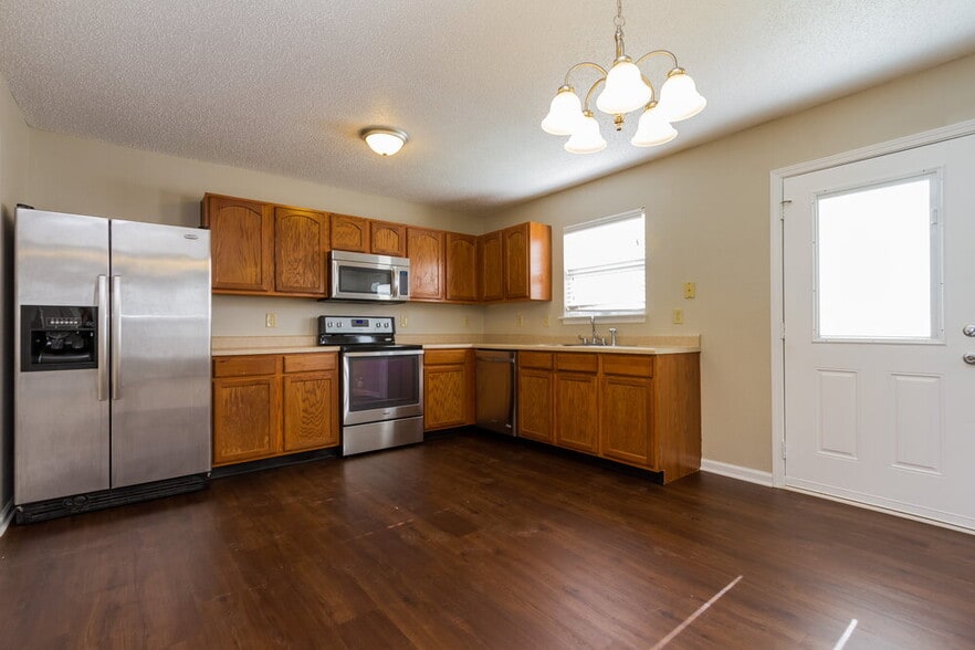 Building Photo - 2274 Summerwood Ln