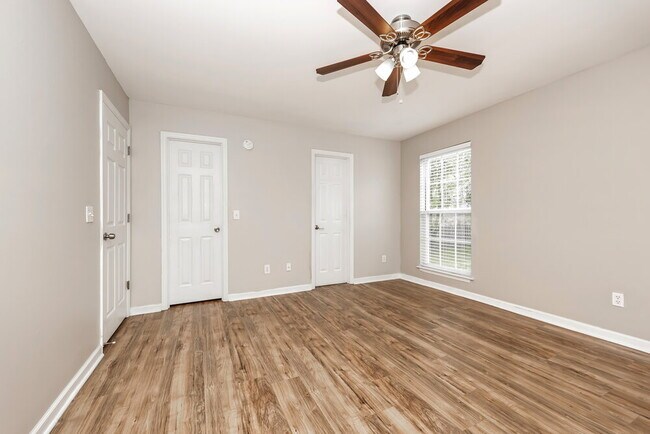 Building Photo - 3608 Rutherford Dr