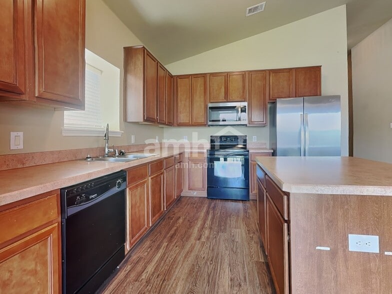 Building Photo - 9000 Stone Mill Ln