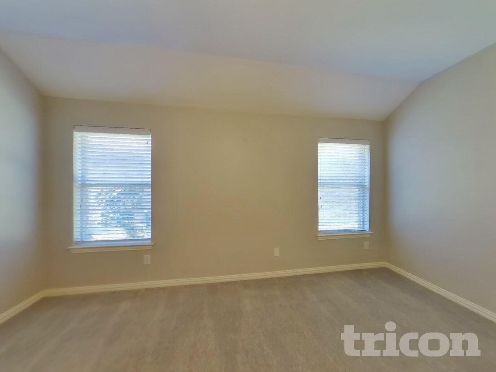 Building Photo - 2413 Castle Creek Dr