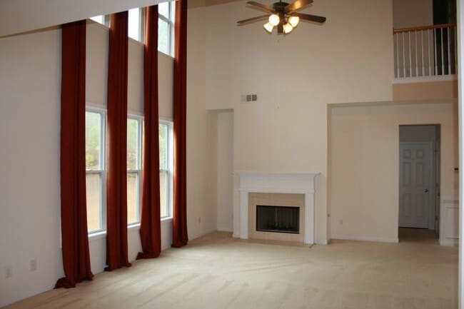 Building Photo - 212 Autumn Trail