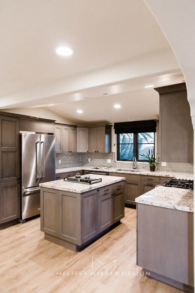 Building Photo - 433 APS