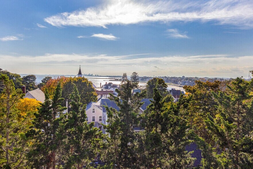 Building Photo - 27 Blaney St