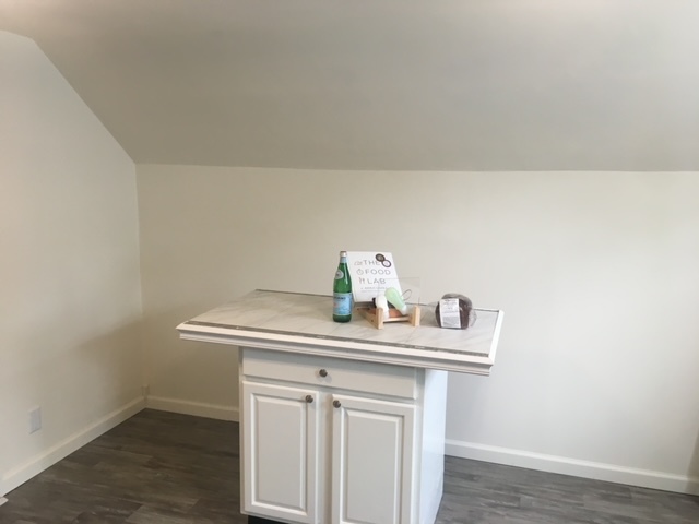 Kitchen island - 36 Berrien Ave