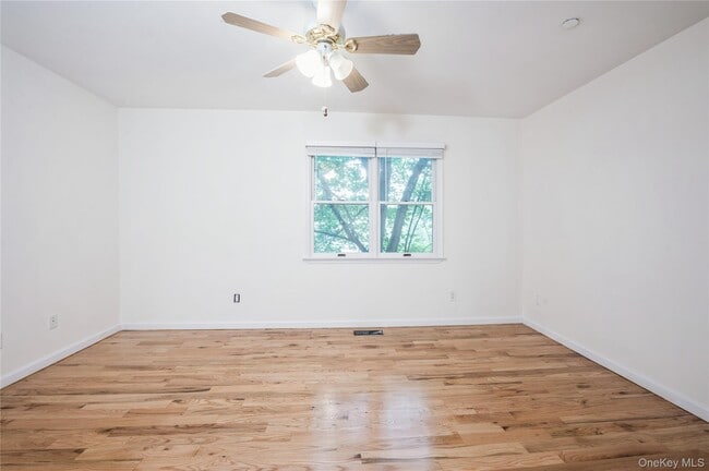 Building Photo - 140 Woodside Ave