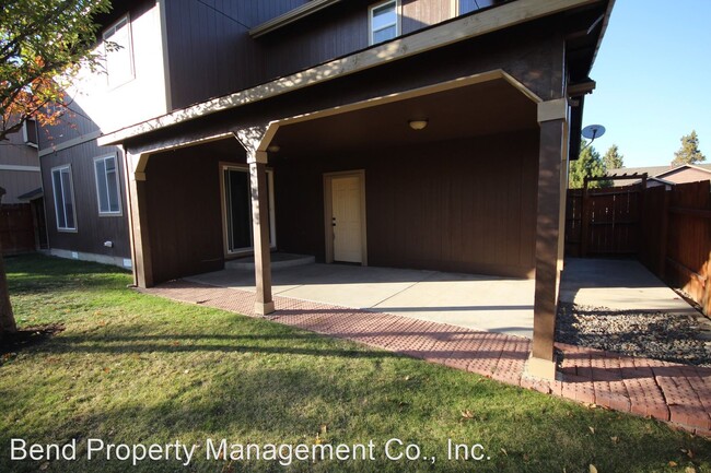 Building Photo - 4 br, 2.5 bath House - 2884 SW Obsidian Lane