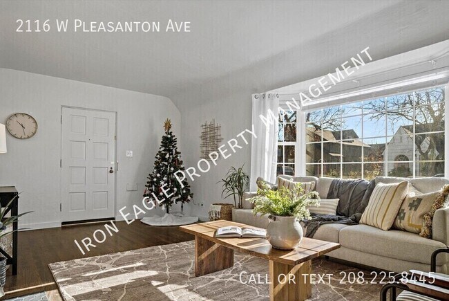 Building Photo - 2116 W Pleasanton Ave