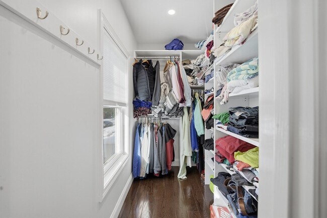 Building Photo - 34 Wilson Ave