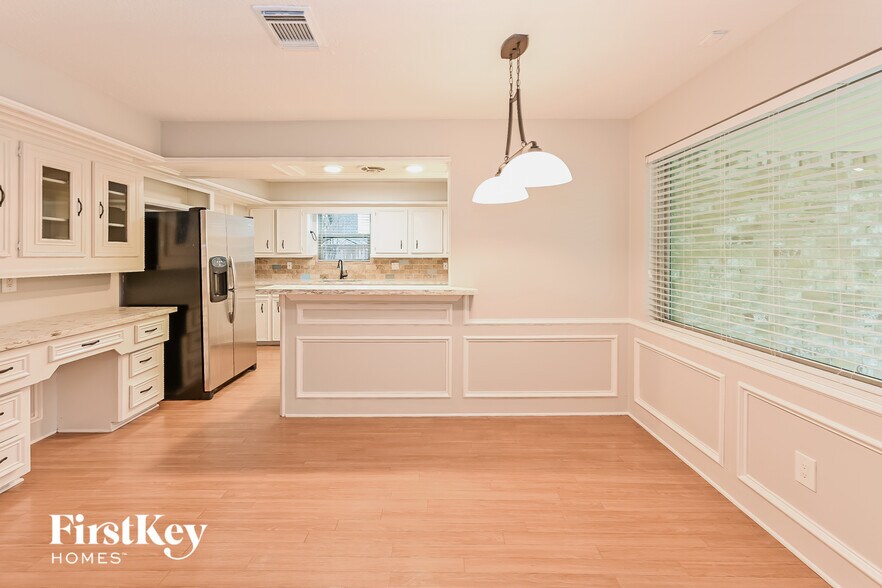 Building Photo - 12923 Marron Dr