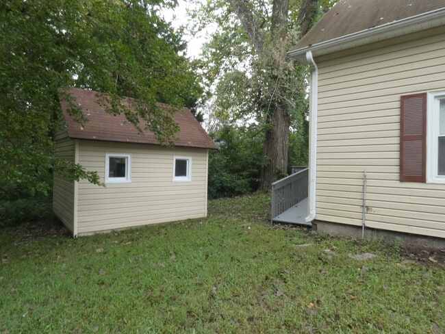Building Photo - 1615 S Jefferson St