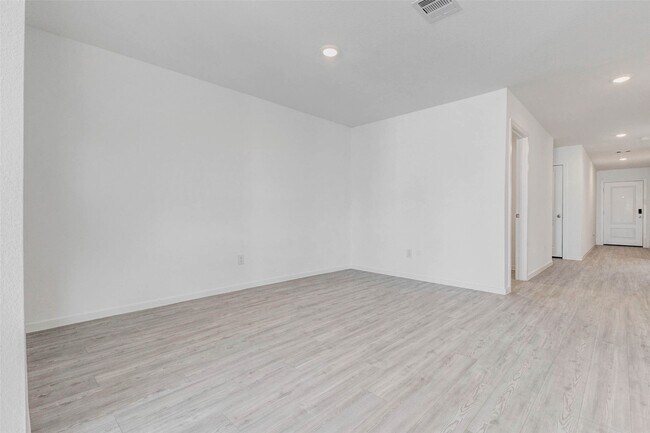 Building Photo - 6655 Orange Daylily Ln