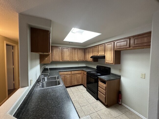 Building Photo - Southeast Phoenix Condo