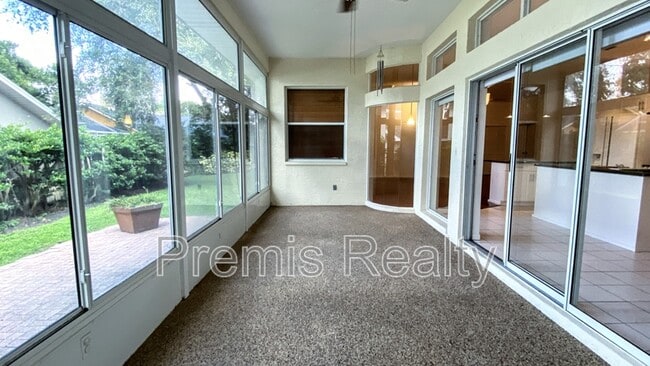 Building Photo - 642 Weathersfield Dr