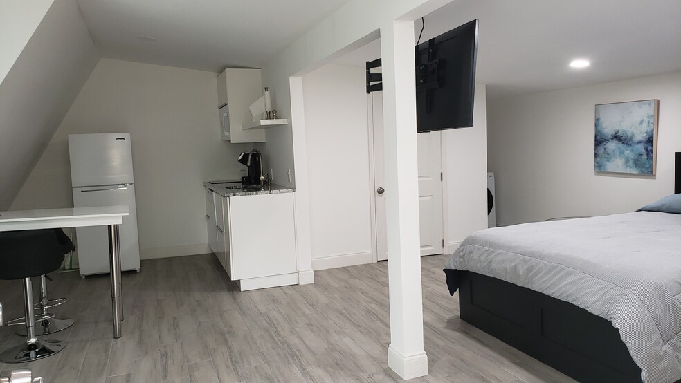 Building Photo - 4265 Parnell Rd