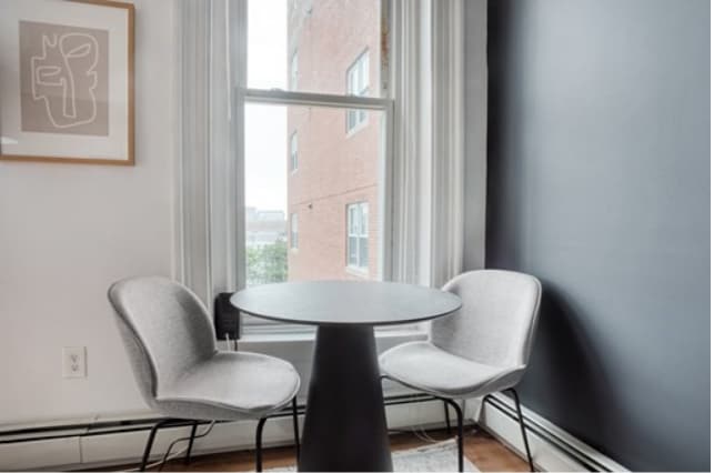 Building Photo - 541 E Broadway