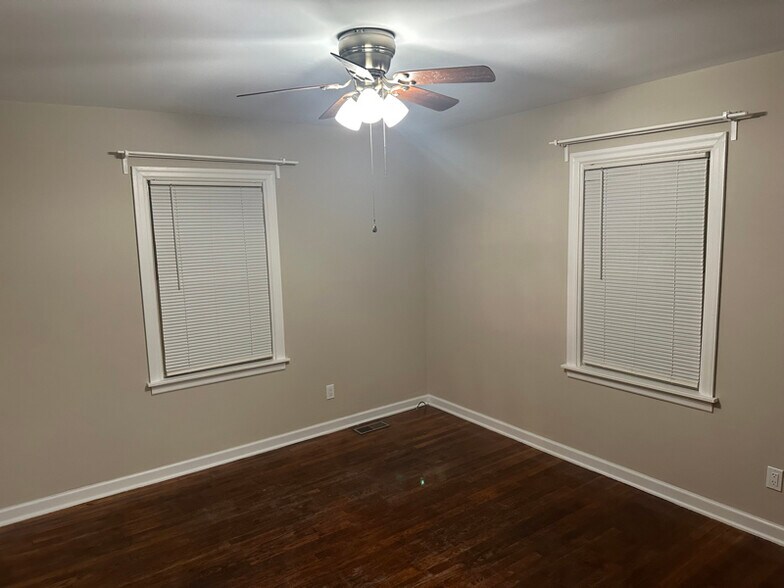 Building Photo - 83 S Lynhurst Dr