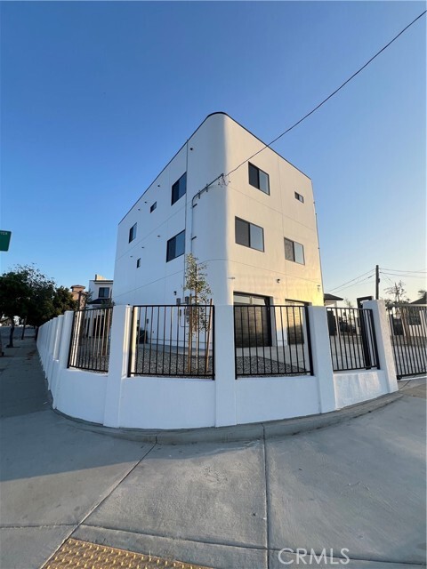 Building Photo - 339 N Eastern Ave