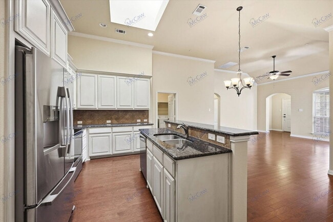 Building Photo - 5629 Hummingbird Ln