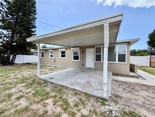 Building Photo - 4515 54th Ave N