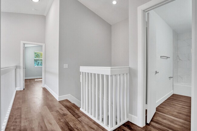 Building Photo - 9821 NW 5th Pl