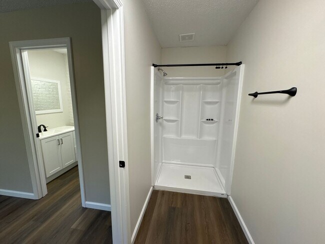 Building Photo - 11472 US-62