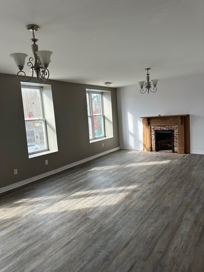 Building Photo - 1323 Winchester Ave