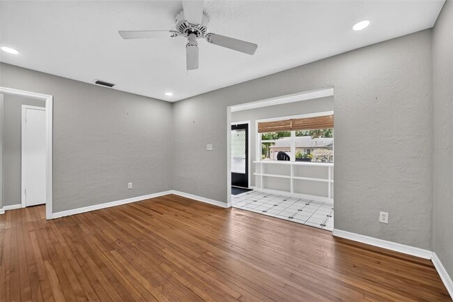 Building Photo - 2732 Newark Way