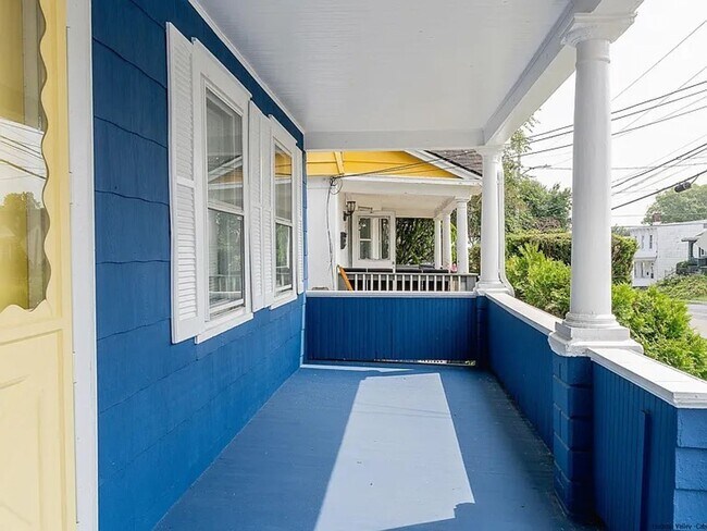 Building Photo - 2 Bedroom Single-Family Home, Newburgh