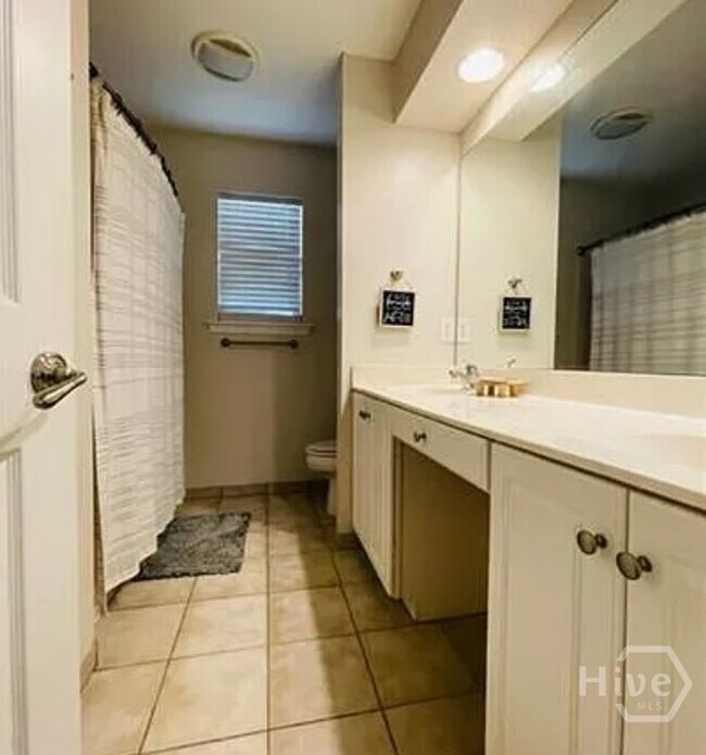 Building Photo - 209 Foxbury Square