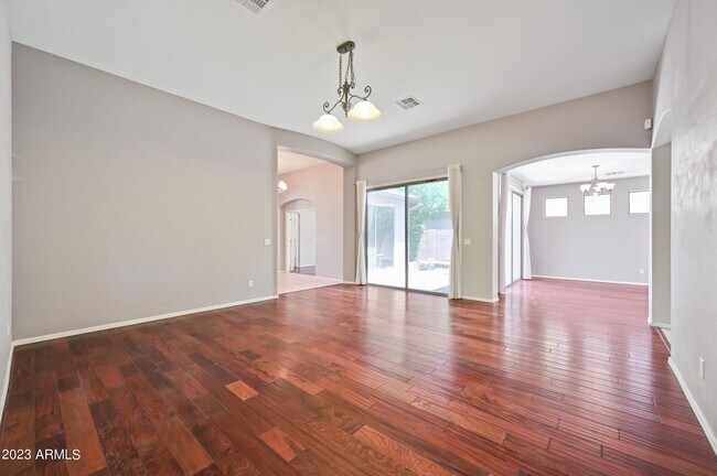 Building Photo - 337 West Swan Drive