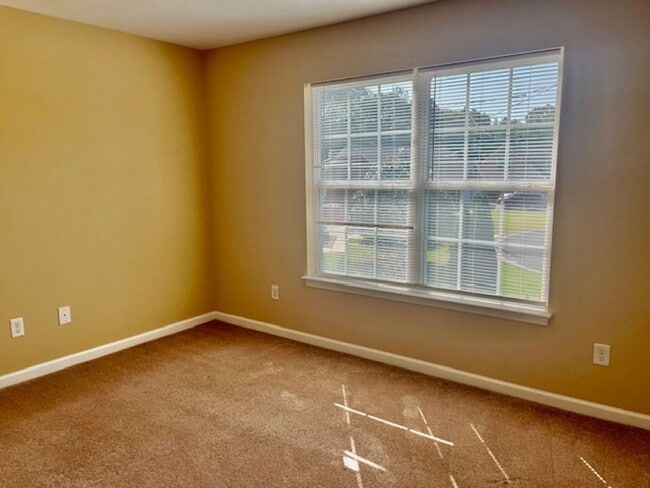 Building Photo - 127 Deer Run Trail NW