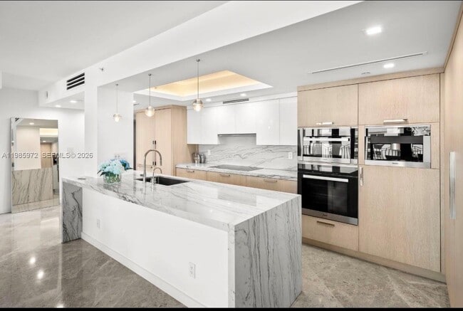 Building Photo - 1500 Ocean Dr