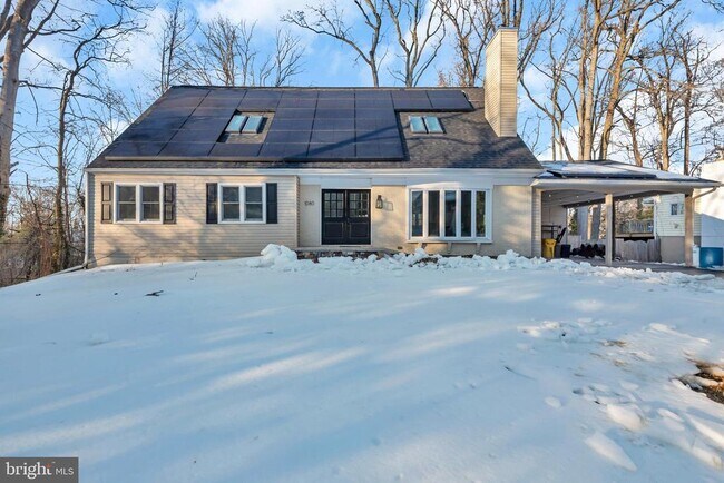 Building Photo - 1080 Crestview Dr