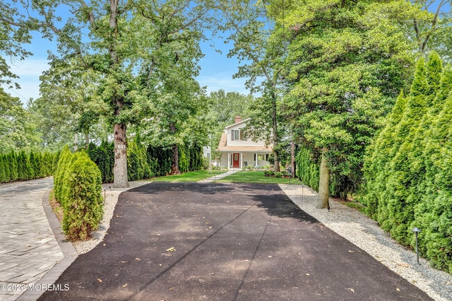 Building Photo - 637 Beacon Blvd