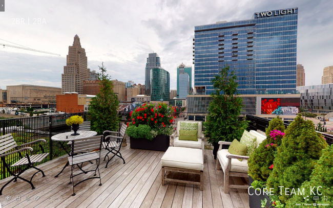 Building Photo - Downtown Penthouse For Rent with Private R...