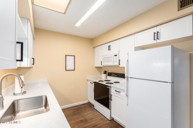 Building Photo - 13227 N 99th Dr