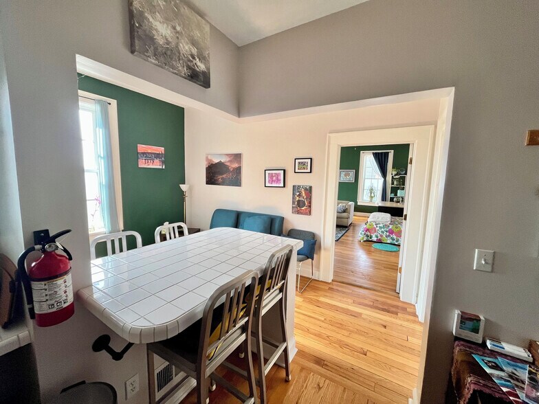 Building Photo - 51 Church St