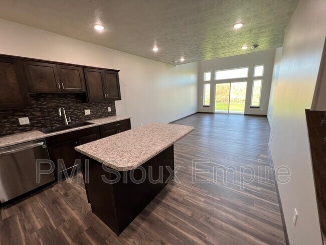 Building Photo - 6171 S Alki Pl