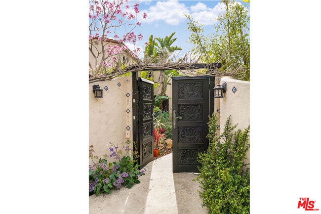 Building Photo - 2319 Meadow Valley Terrace