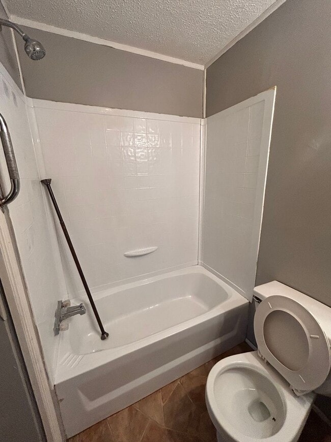 Building Photo - Available Now – 2 Bed / 1 Bath Apartment at Bunker Hill Mobile Home Community