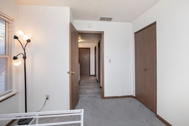Building Photo - 936 Camp St