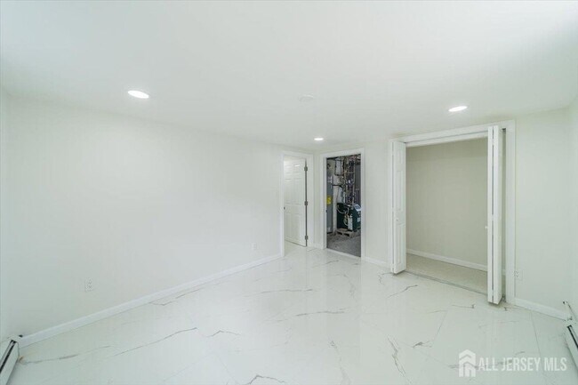 Building Photo - 54 Bergen St