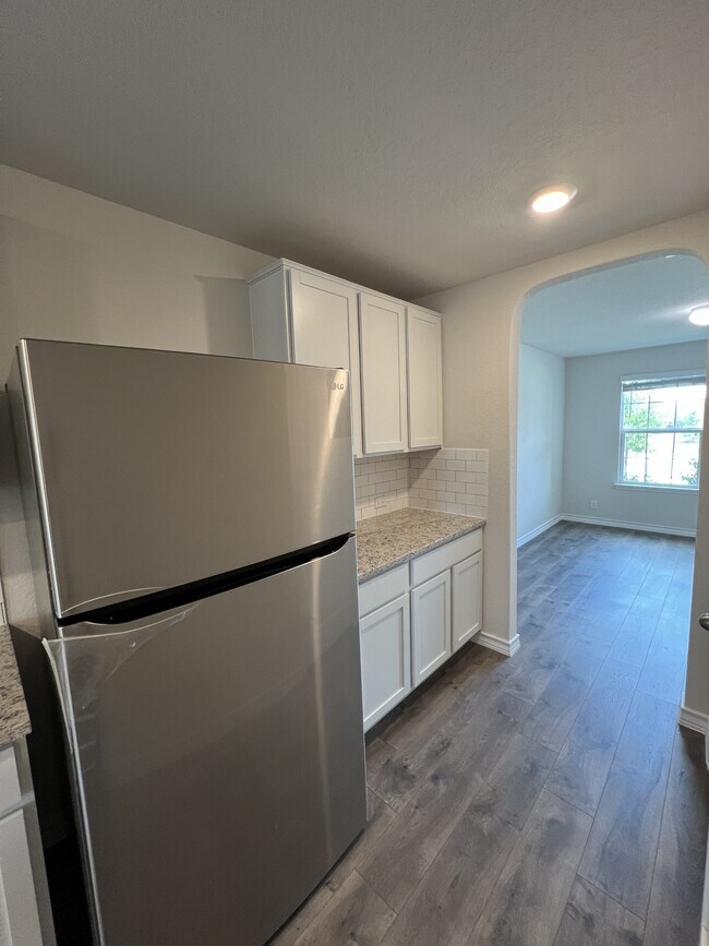 Building Photo - 317 Denison Dm