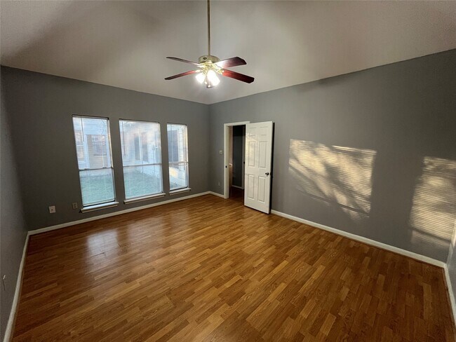 Building Photo - 16027 Silver Valley Dr