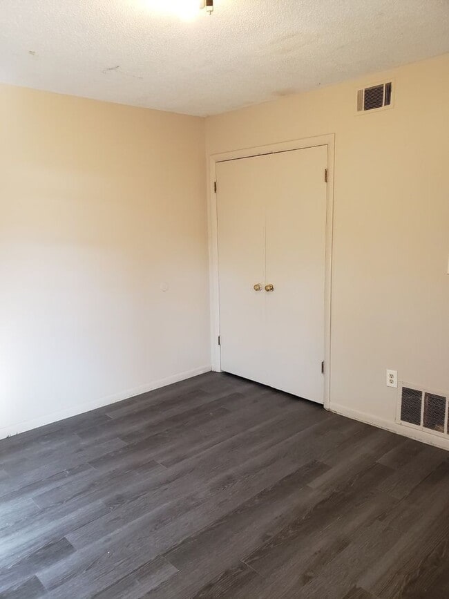 Building Photo - 2840 Glenn Hills Dr