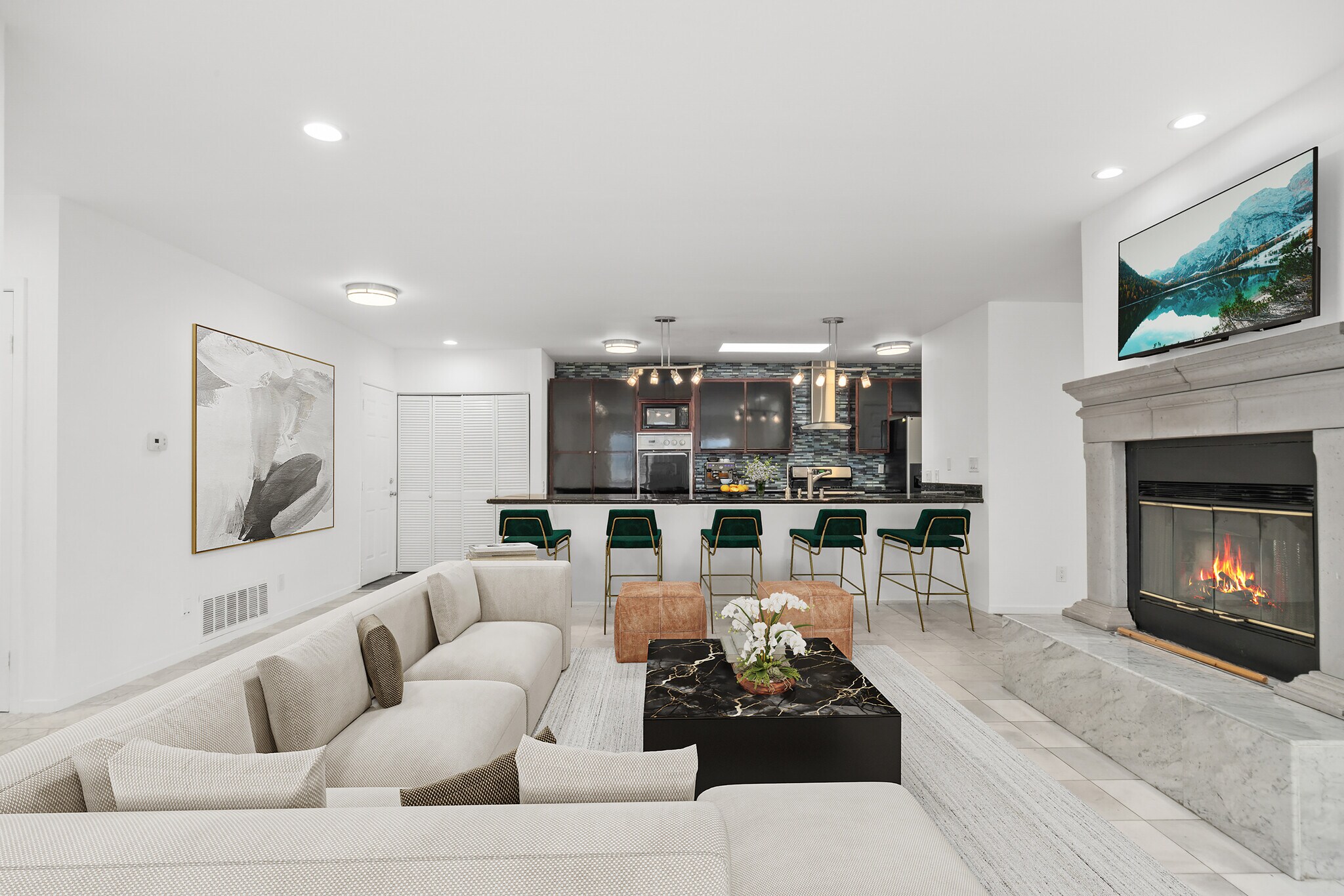 Building Photo - 4442 Saint Clair Ave