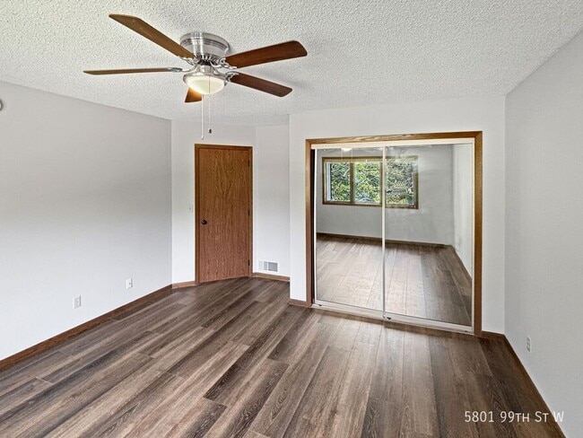 Building Photo - 5801 W 99th St