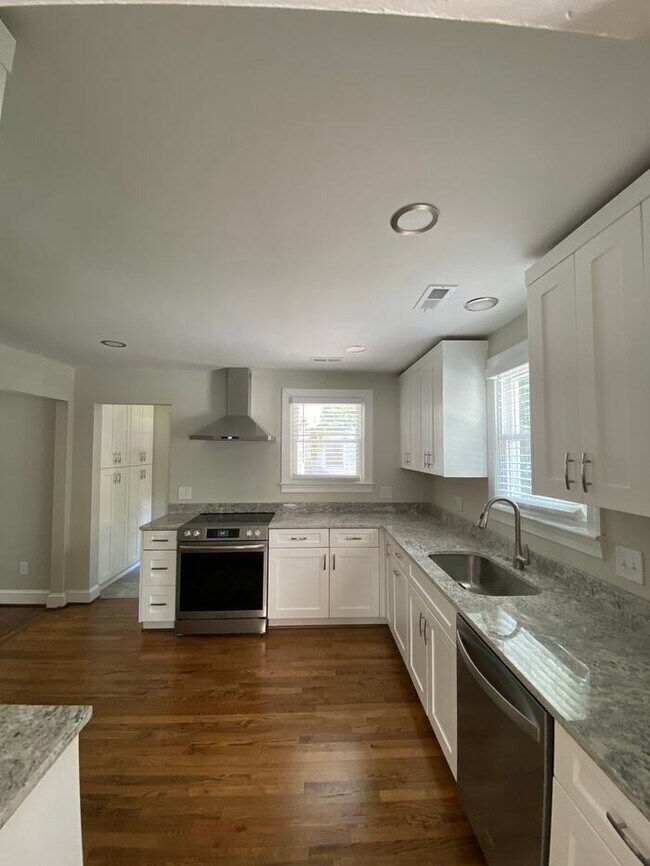 Building Photo - 3811 Barwick St